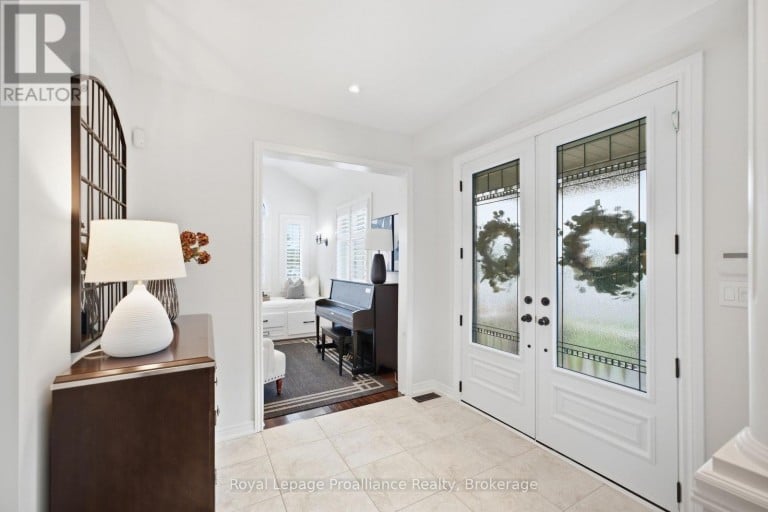 110 KENNETH HOBBS AVENUE, Whitby (Pringle Creek), Ontario, L1R0J3