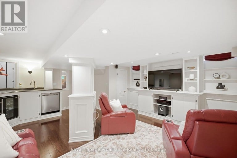 110 KENNETH HOBBS AVENUE, Whitby (Pringle Creek), Ontario, L1R0J3