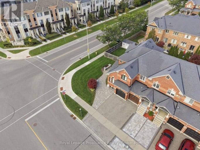110 KENNETH HOBBS AVENUE, Whitby (Pringle Creek), Ontario, L1R0J3
