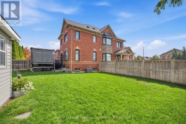 110 KENNETH HOBBS AVENUE Whitby (Pringle Creek) Ontario photo 7