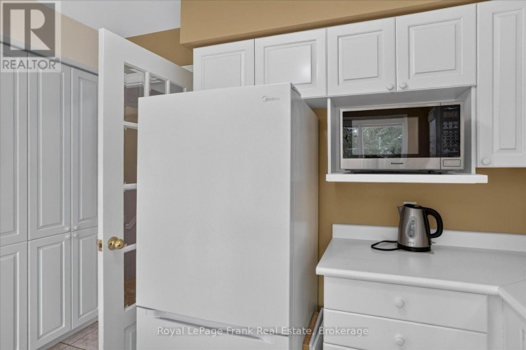 1544 GLENFOREST CRESCENT, Peterborough (Monaghan Ward 2), Ontario, K9K2J1