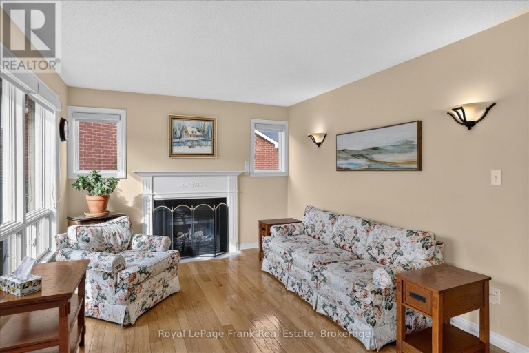 1544 GLENFOREST CRESCENT, Peterborough (Monaghan Ward 2), Ontario, K9K2J1
