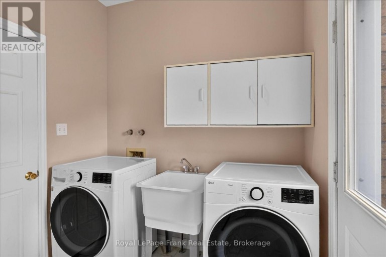 1544 GLENFOREST CRESCENT, Peterborough (Monaghan Ward 2), Ontario, K9K2J1