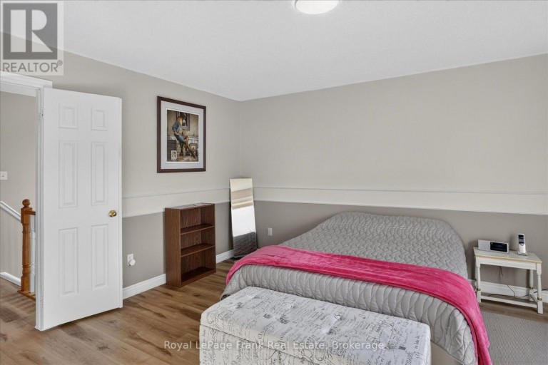 1544 GLENFOREST CRESCENT, Peterborough (Monaghan Ward 2), Ontario, K9K2J1