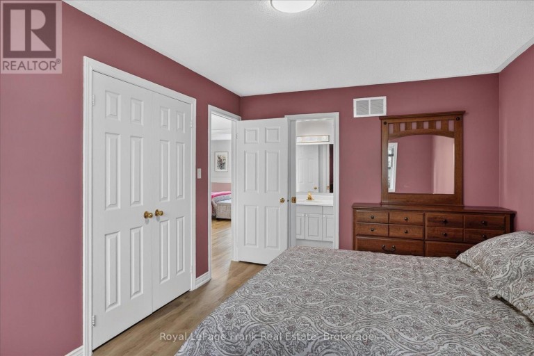 1544 GLENFOREST CRESCENT, Peterborough (Monaghan Ward 2), Ontario, K9K2J1