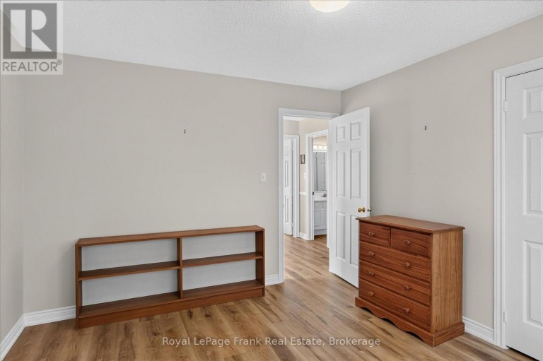 1544 GLENFOREST CRESCENT, Peterborough (Monaghan Ward 2), Ontario, K9K2J1