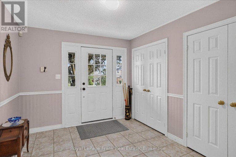 1544 GLENFOREST CRESCENT, Peterborough (Monaghan Ward 2), Ontario, K9K2J1