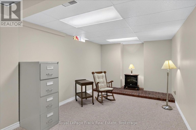 1544 GLENFOREST CRESCENT, Peterborough (Monaghan Ward 2), Ontario, K9K2J1
