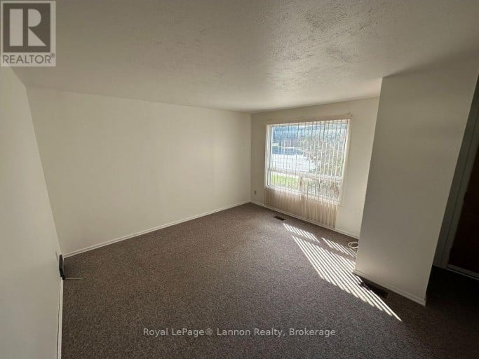 402 JAMES STREET N, Thunder Bay (Northwood Park), Ontario, P7C4T2