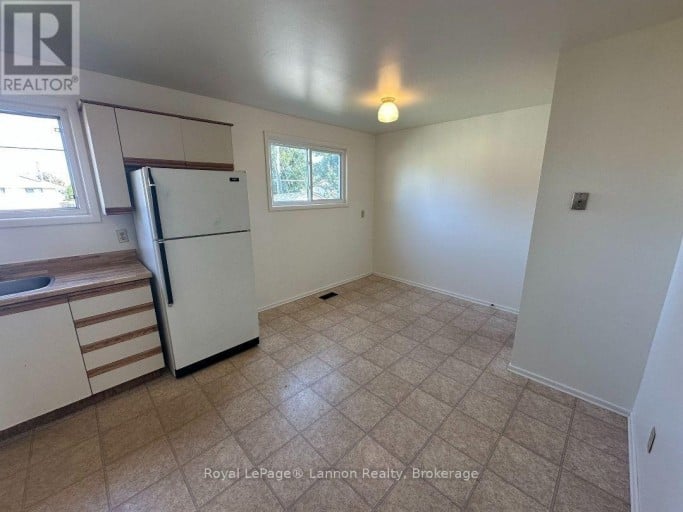 402 JAMES STREET N, Thunder Bay (Northwood Park), Ontario, P7C4T2