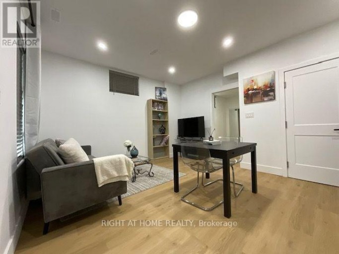 UNIT # 1 - 674 MANNING AVENUE, Toronto (Annex), Ontario, M6G2W4