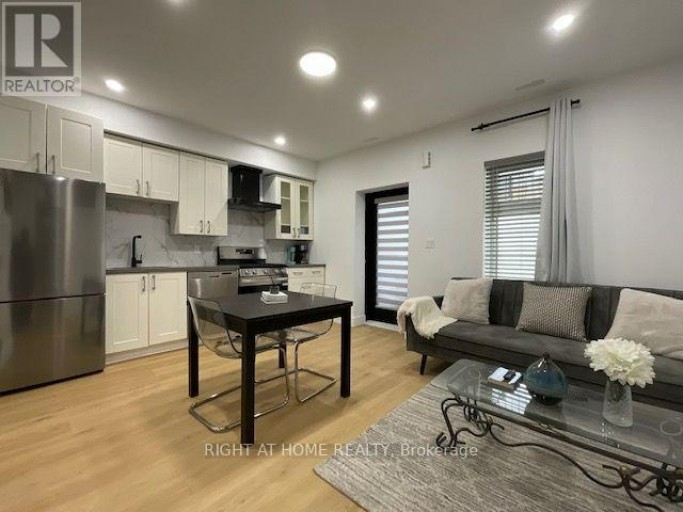 UNIT # 1 - 674 MANNING AVENUE, Toronto (Annex), Ontario, M6G2W4
