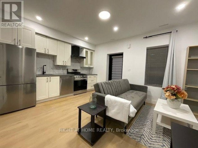 UNIT # 1 - 674 MANNING AVENUE, Toronto (Annex), Ontario, M6G2W4