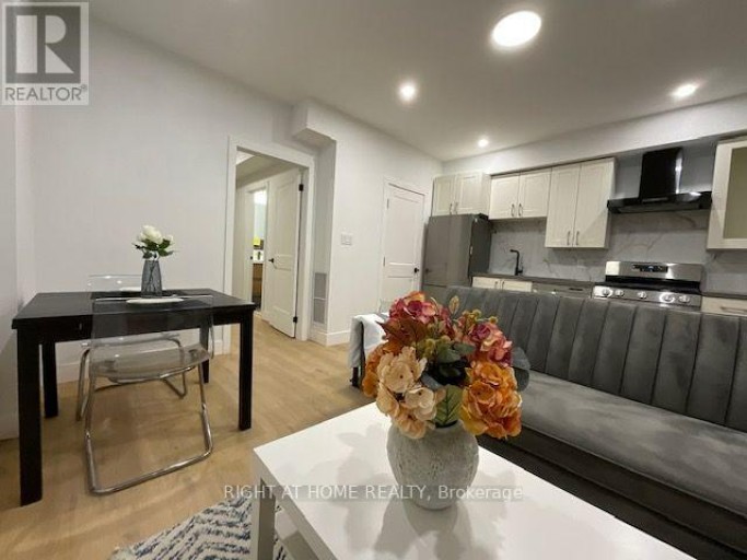 UNIT # 1 - 674 MANNING AVENUE, Toronto (Annex), Ontario, M6G2W4