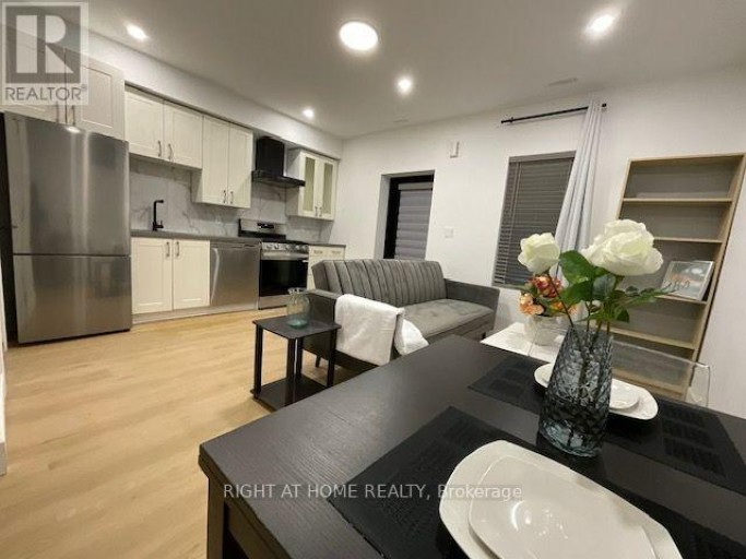 UNIT # 1 - 674 MANNING AVENUE, Toronto (Annex), Ontario, M6G2W4