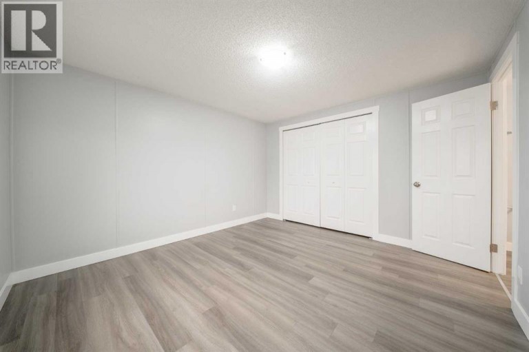 215, 6220 17 Avenue SE, Calgary, Alberta, T2A0W6