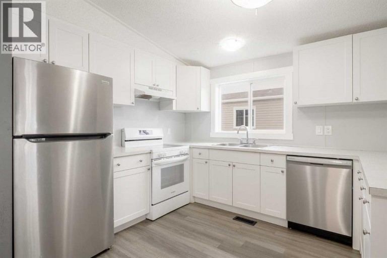 215, 6220 17 Avenue SE, Calgary, Alberta, T2A0W6