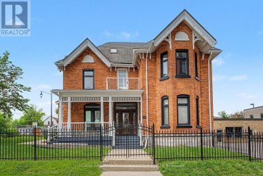 30 MARY STREET Barrie (City Centre) Ontario photo 1