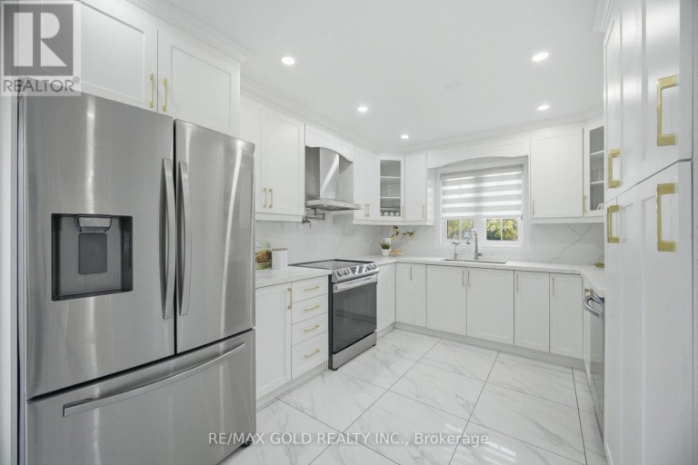 71 LEAGATE STREET, Brampton (Fletcher's Meadow), Ontario, L7A3J4