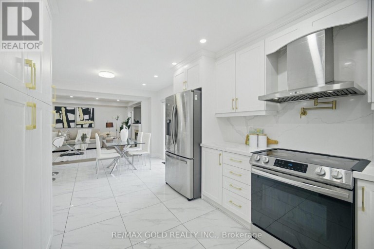 71 LEAGATE STREET, Brampton (Fletcher's Meadow), Ontario, L7A3J4
