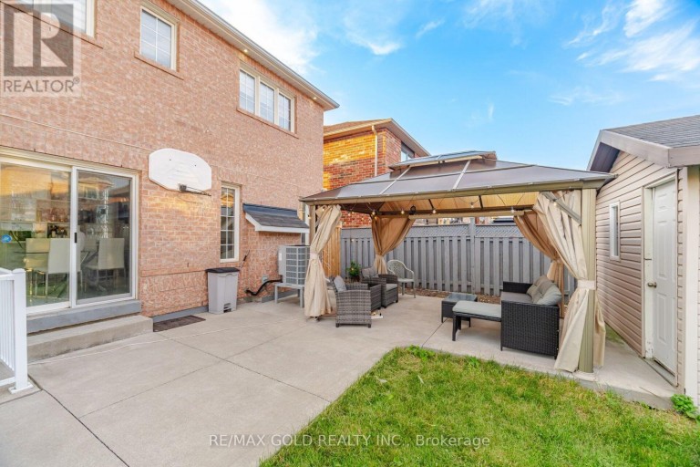 71 LEAGATE STREET, Brampton (Fletcher's Meadow), Ontario, L7A3J4