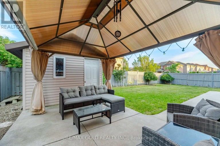 71 LEAGATE STREET, Brampton (Fletcher's Meadow), Ontario, L7A3J4
