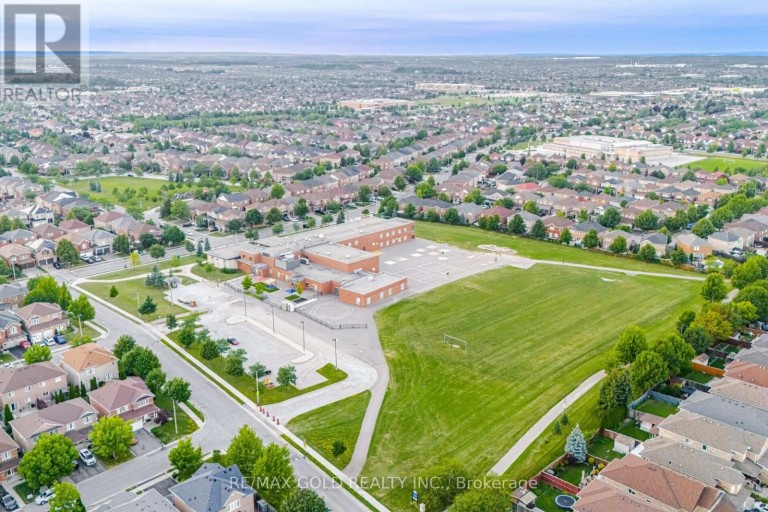71 LEAGATE STREET, Brampton (Fletcher's Meadow), Ontario, L7A3J4
