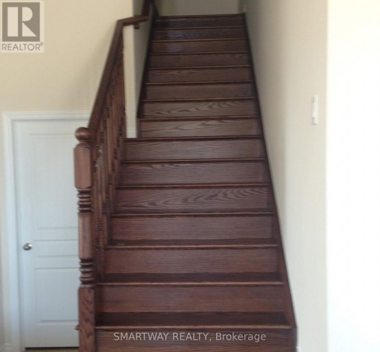 32 MONKTON CIRCLE, Brampton (Credit Valley), Ontario, L6Y0X7