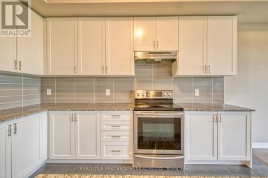 7 CROSSMORE CRESCENT Cambridge Ontario photo 20