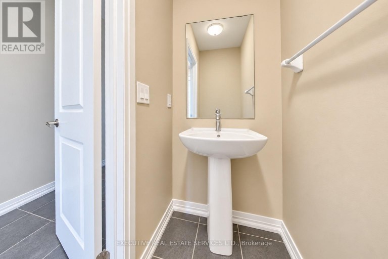 7 CROSSMORE CRESCENT, Cambridge, Ontario, N1S0C7