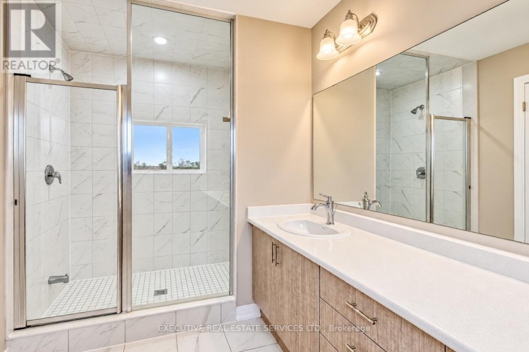 7 CROSSMORE CRESCENT, Cambridge, Ontario, N1S0C7