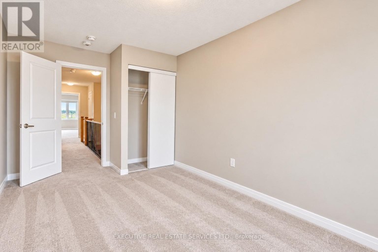 7 CROSSMORE CRESCENT, Cambridge, Ontario, N1S0C7