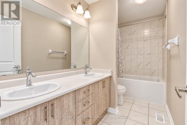7 CROSSMORE CRESCENT Cambridge Ontario photo 33