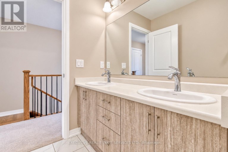 7 CROSSMORE CRESCENT, Cambridge, Ontario, N1S0C7