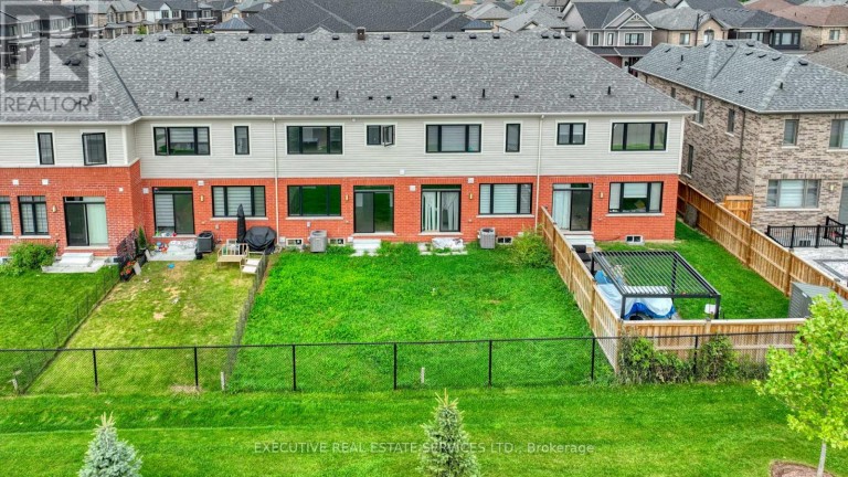 7 CROSSMORE CRESCENT, Cambridge, Ontario, N1S0C7