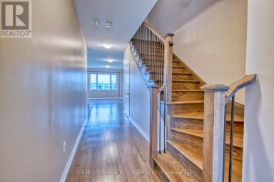 7 CROSSMORE CRESCENT Cambridge Ontario photo 9