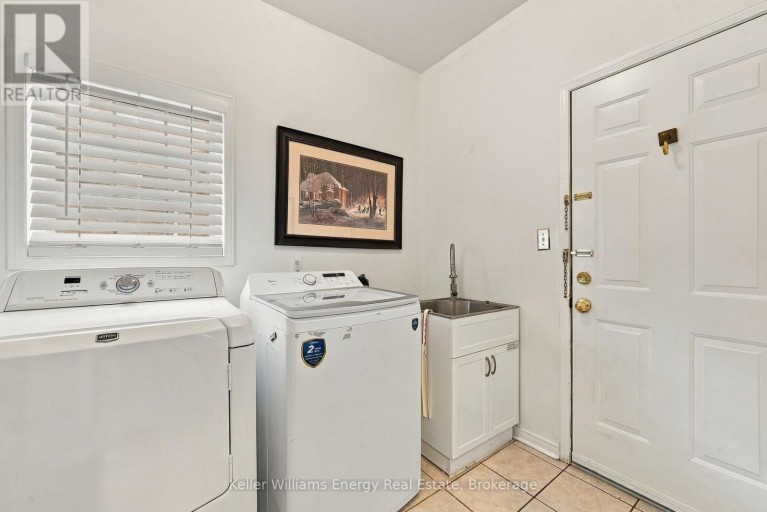 990 GLENBOURNE DRIVE, Oshawa (Pinecrest), Ontario, L1K2P9