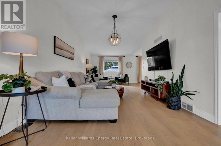 5736 MAIN STREET, Clarington (Orono), Ontario, L0B1M0