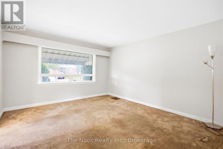 289 HIGHLAND AVENUE, Oshawa (Central), Ontario, L1H6B1