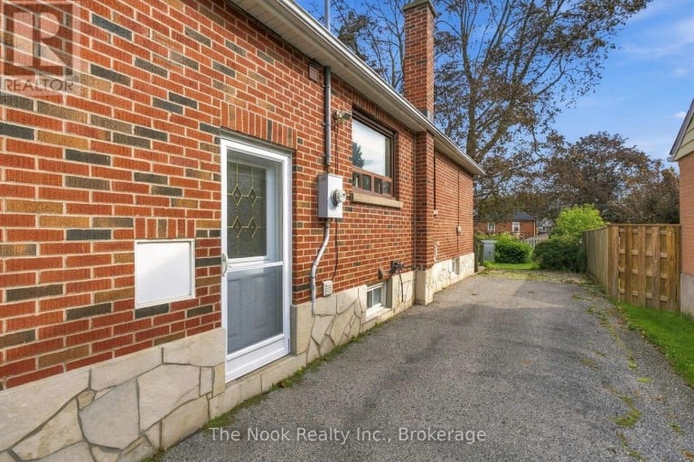 289 HIGHLAND AVENUE, Oshawa (Central), Ontario, L1H6B1