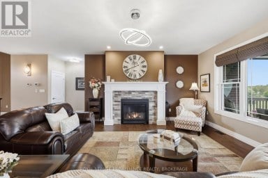 4 SANDSTONE COURT, Frontenac (Frontenac South) Ontario