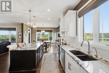 4 SANDSTONE COURT, Frontenac (Frontenac South) Ontario
