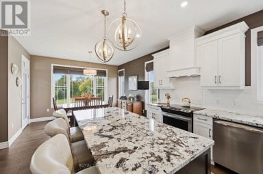 4 SANDSTONE COURT, Frontenac (Frontenac South) Ontario