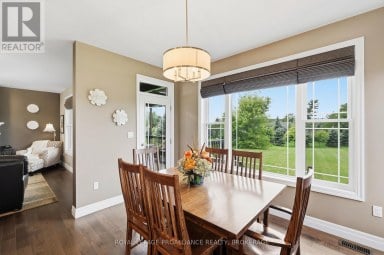 4 SANDSTONE COURT, Frontenac (Frontenac South) Ontario