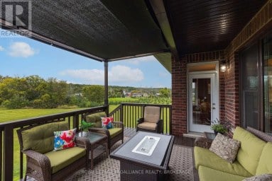 4 SANDSTONE COURT, Frontenac (Frontenac South) Ontario