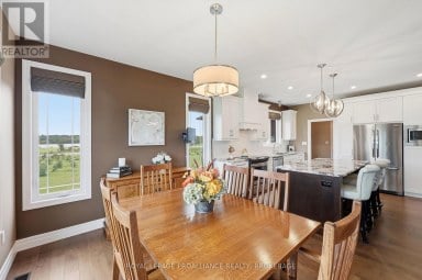 4 SANDSTONE COURT, Frontenac (Frontenac South) Ontario