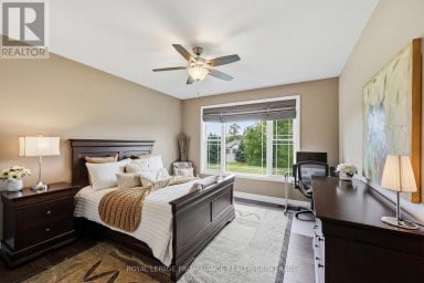 4 SANDSTONE COURT, Frontenac (Frontenac South) Ontario