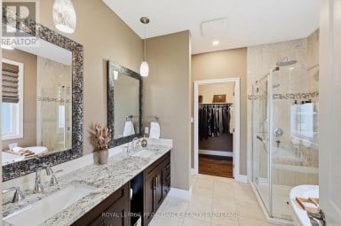4 SANDSTONE COURT, Frontenac (Frontenac South) Ontario