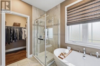 4 SANDSTONE COURT, Frontenac (Frontenac South) Ontario