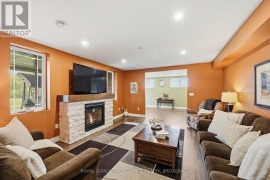 4 SANDSTONE COURT, Frontenac (Frontenac South) Ontario